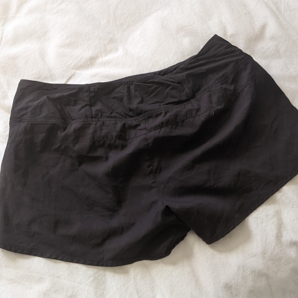 Patagonia black medium shirts - Picture 3 of 3